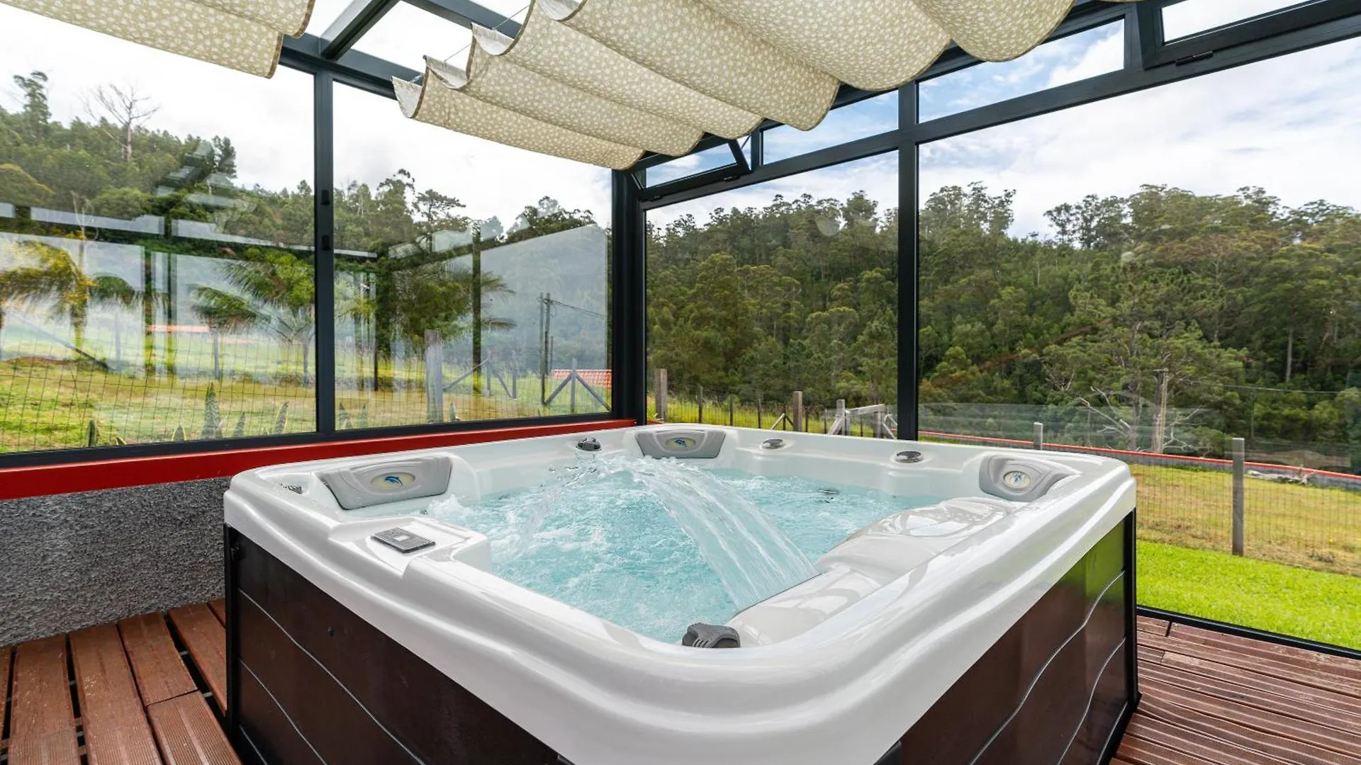 בית נופש קלייטה Florencas House - Private Jacuzzi & Garden