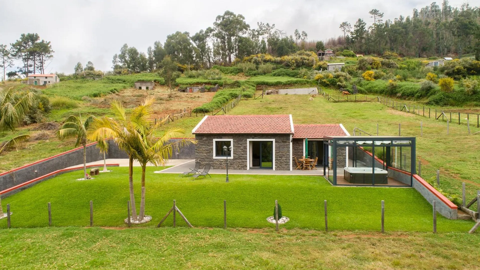 בית נופש קלייטה Florencas House - Private Jacuzzi & Garden